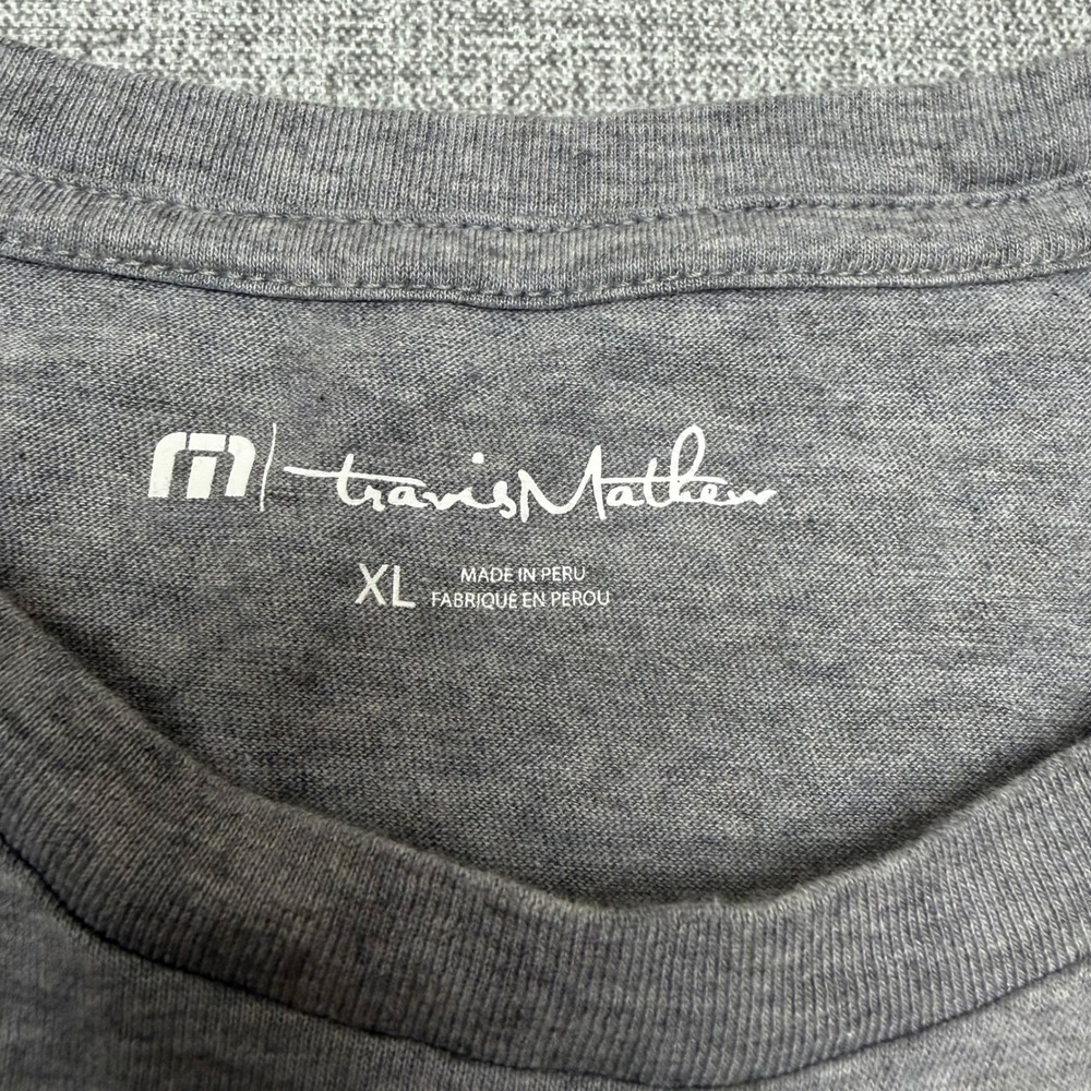 TravisMathew Mens XL T-Shirt Gray Golf Cart Christmas Tree Santa Drink Graphic - Picture 2 of 7
